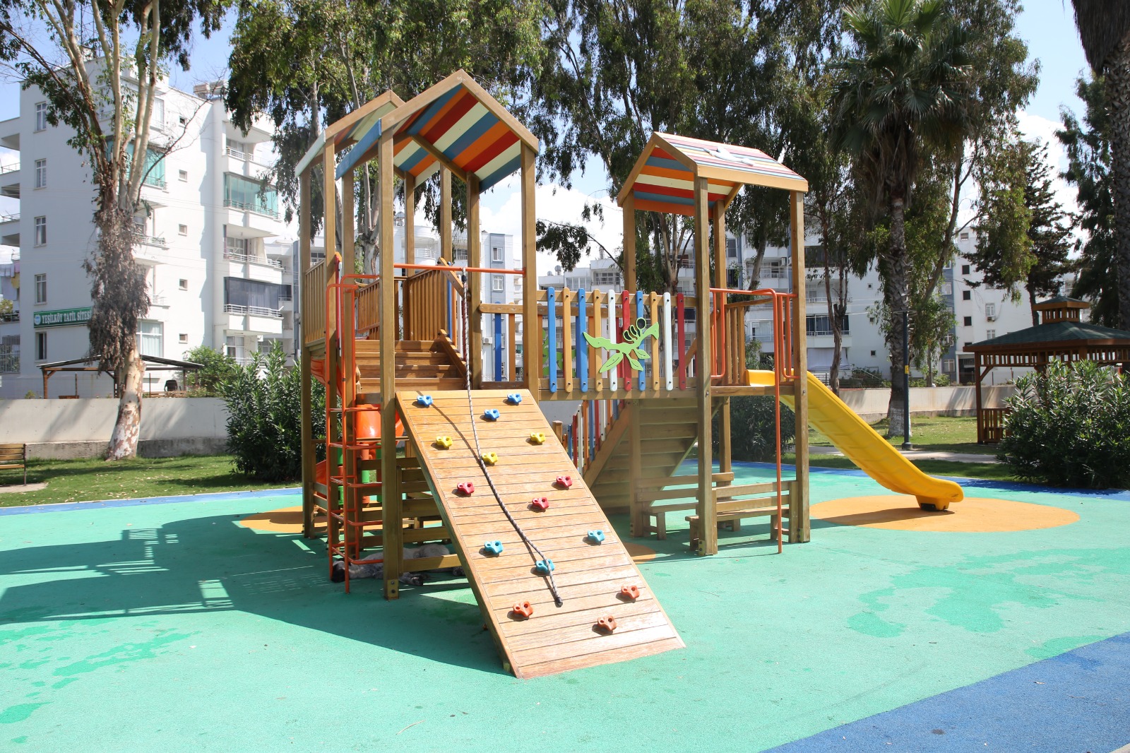 DÖRTYOL YEŞİLKÖY ATATÜRK PARKI MODERN GÖRÜNÜMÜNE KAVUŞTU