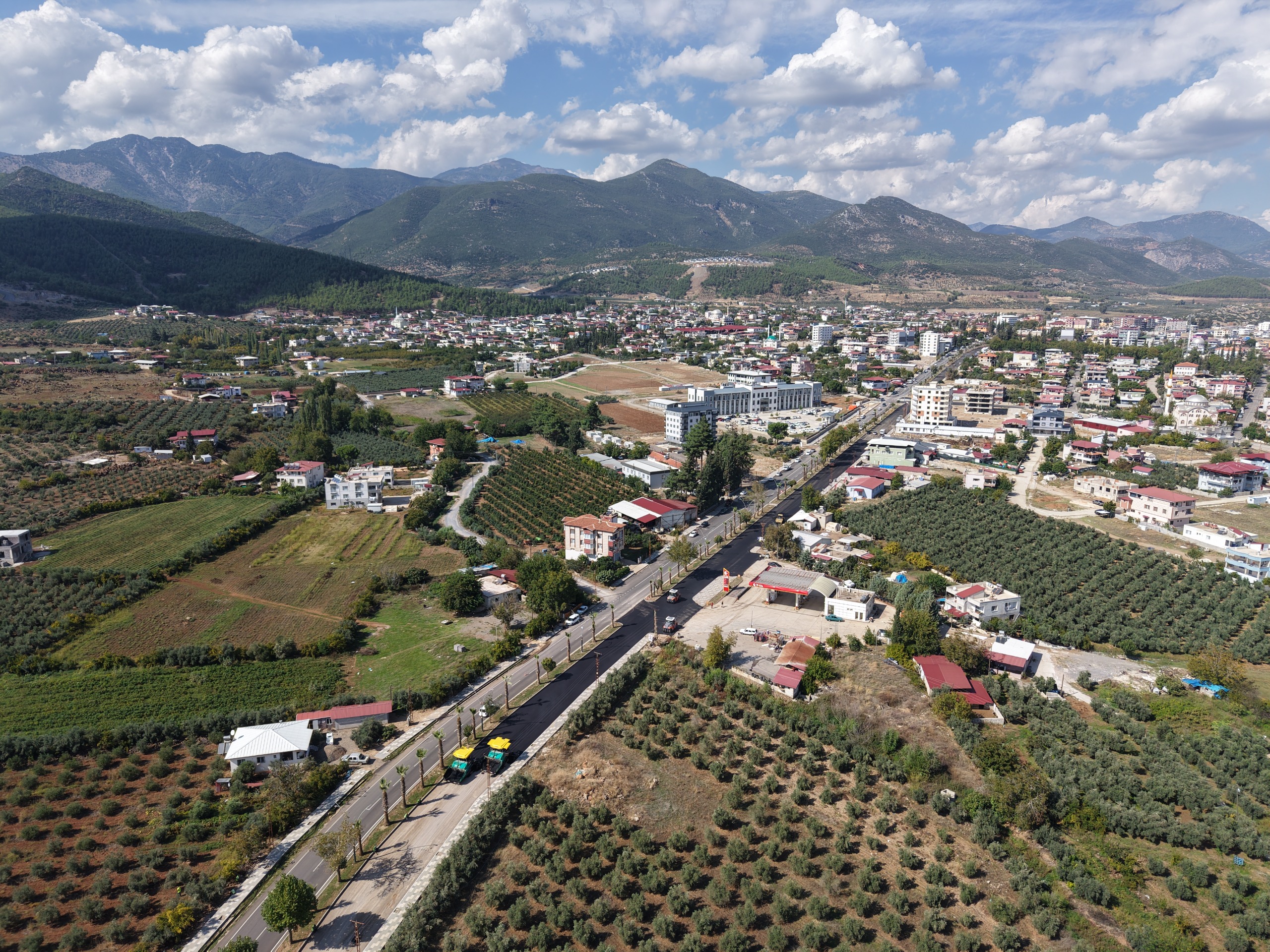 HBB’DEN GİRNE MAHALLESİNDE BETON ASFALT ÇALIŞMASI