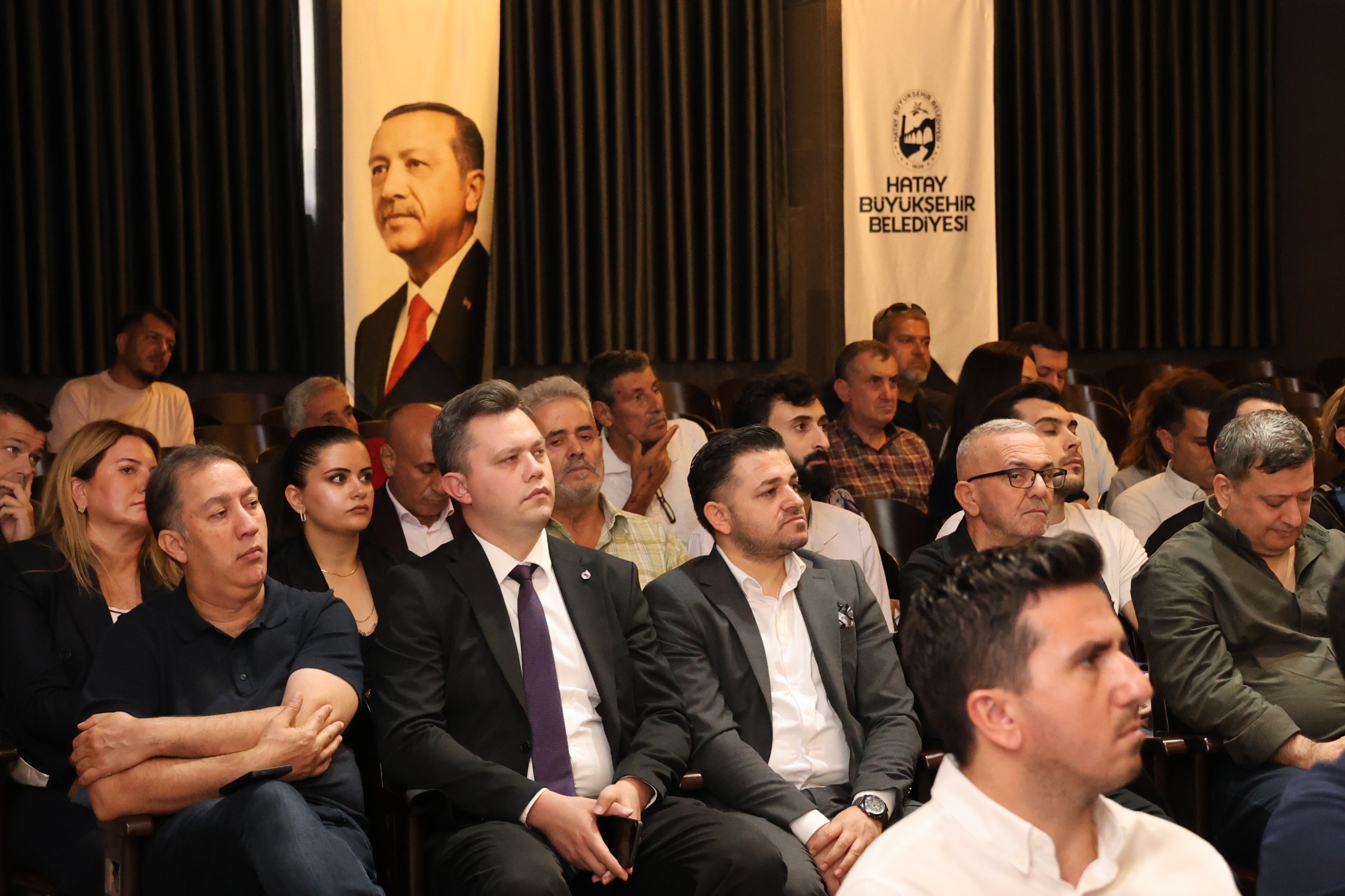 ATATÜRK CADDESİ MÜLK SAHİBİ VE ESNAFLARIYLA İSTİŞARE TOPLANTISI GERÇEKLEŞTİRİLDİ