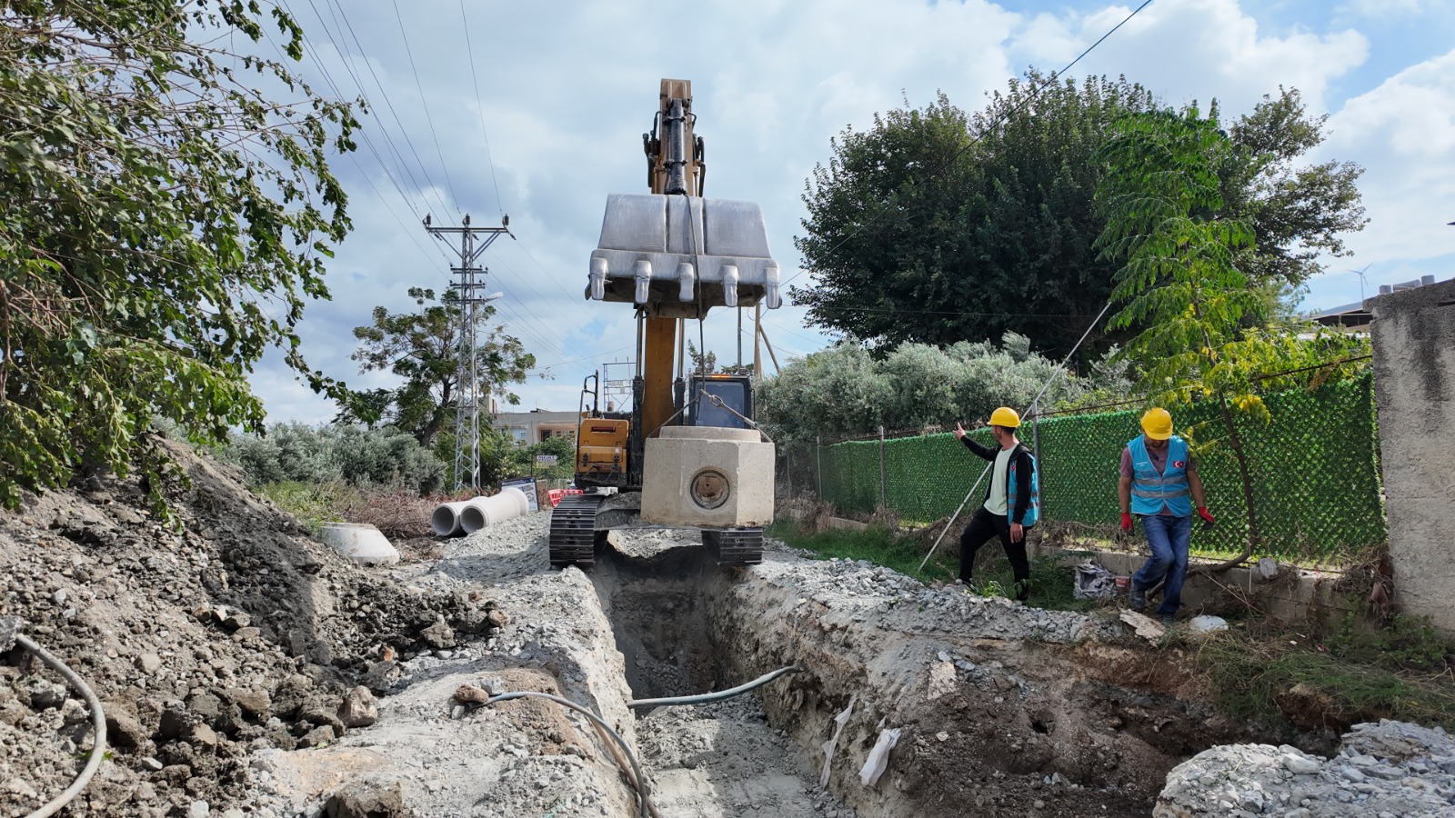 SAMANDAĞ TEKEBAŞI GRUBU KANALİZASYON PROJESİ SÜRÜYOR