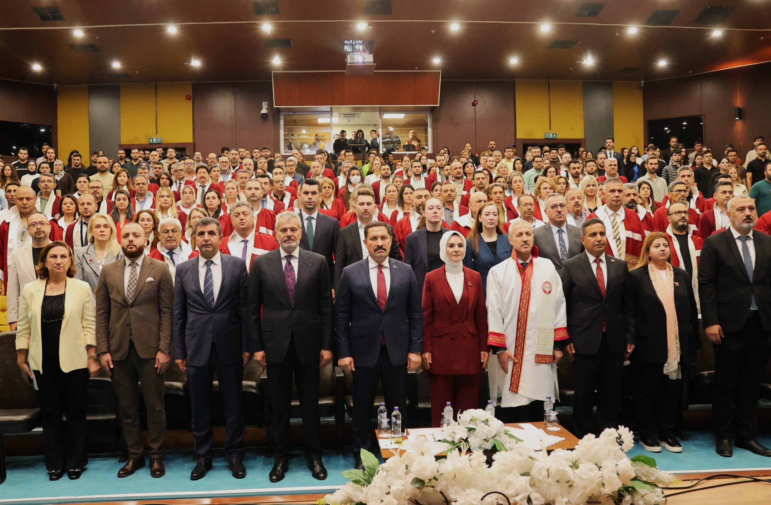 BAKAN MAHİNUR ÖZDEMİR HMKÜ AKADEMİK YIL AÇILIŞ TÖRENİNE KATILDI