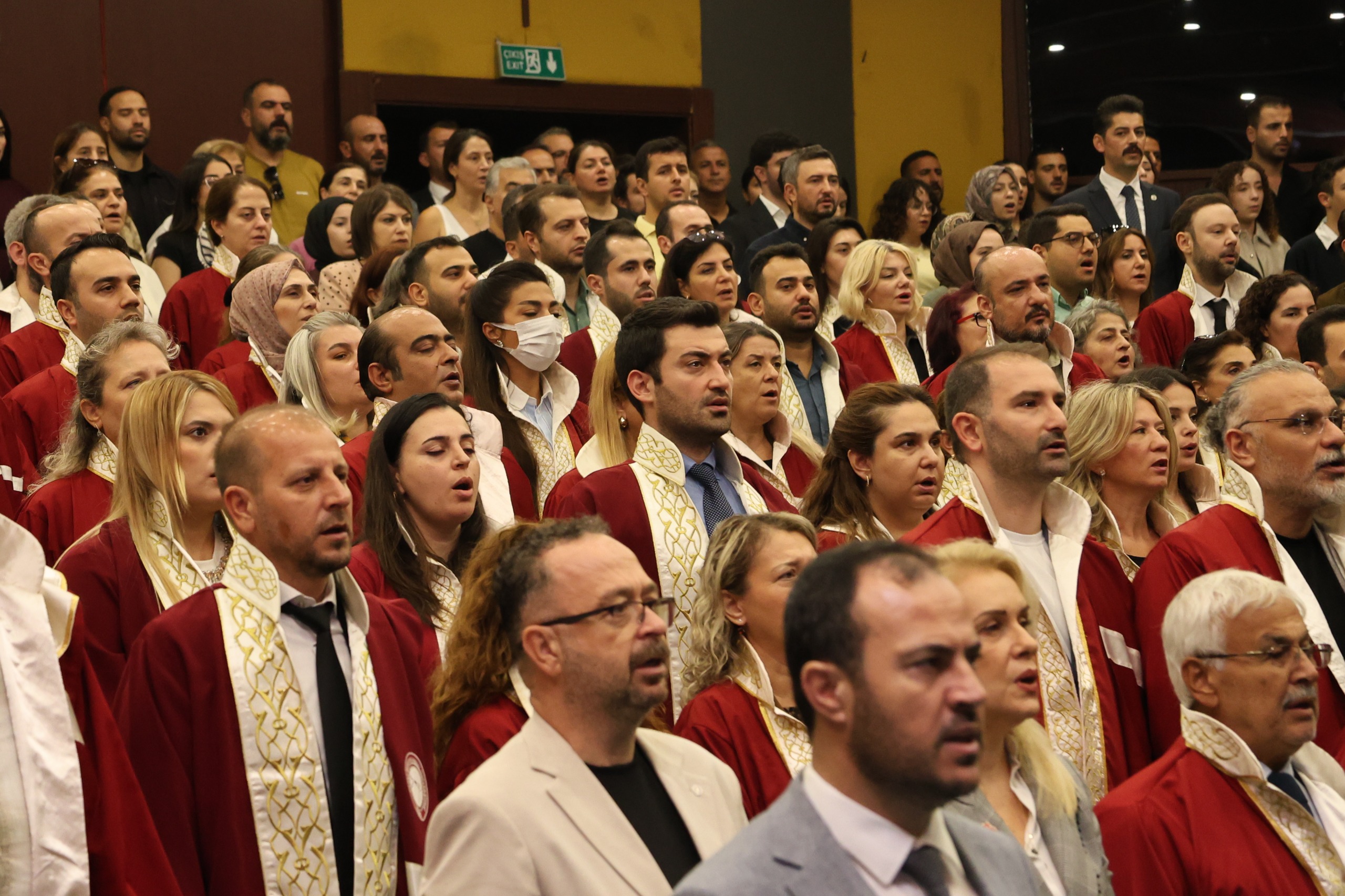 BAKAN MAHİNUR ÖZDEMİR HMKÜ AKADEMİK YIL AÇILIŞ TÖRENİNE KATILDI