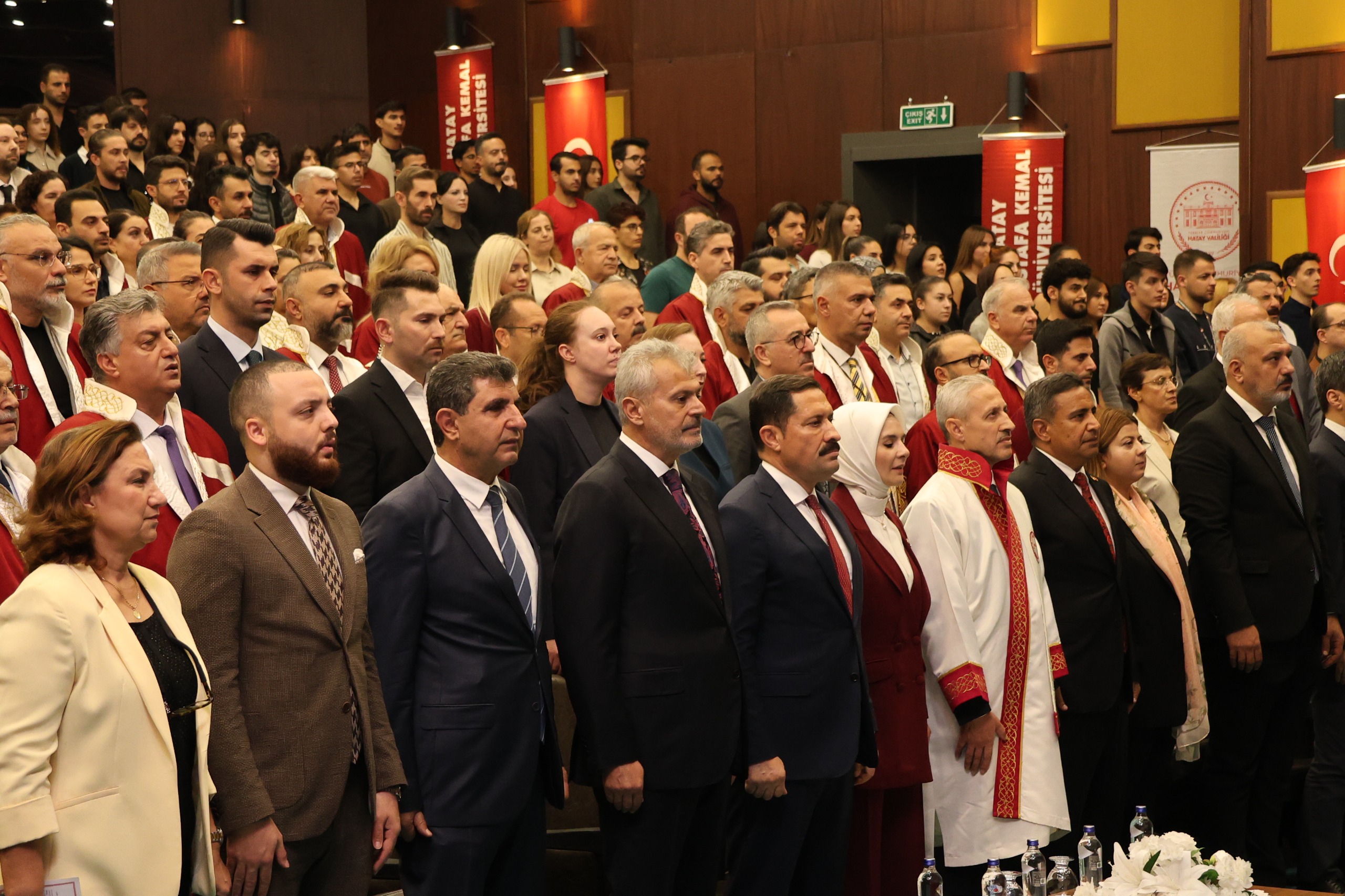 BAKAN MAHİNUR ÖZDEMİR HMKÜ AKADEMİK YIL AÇILIŞ TÖRENİNE KATILDI