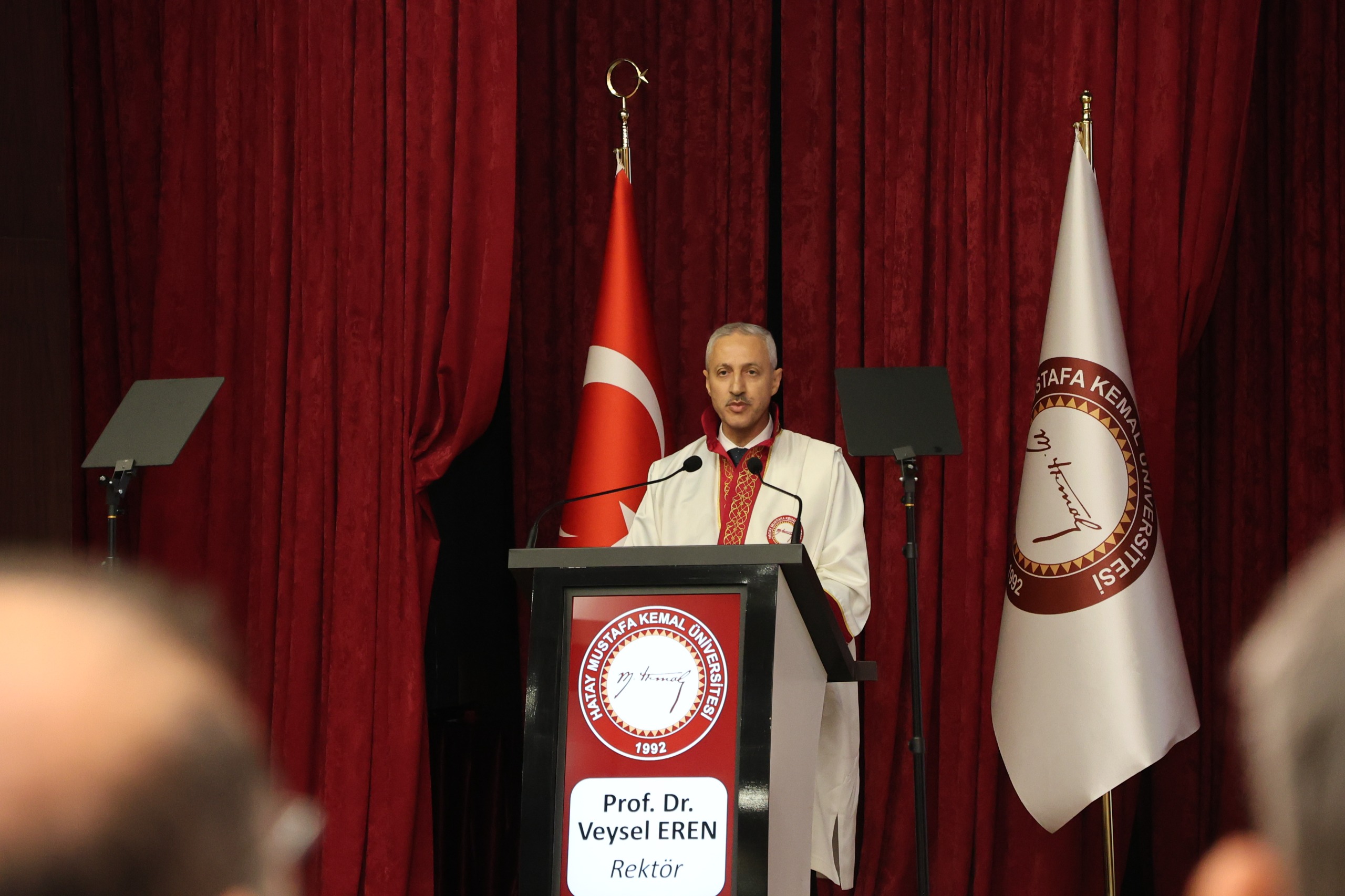 BAKAN MAHİNUR ÖZDEMİR HMKÜ AKADEMİK YIL AÇILIŞ TÖRENİNE KATILDI