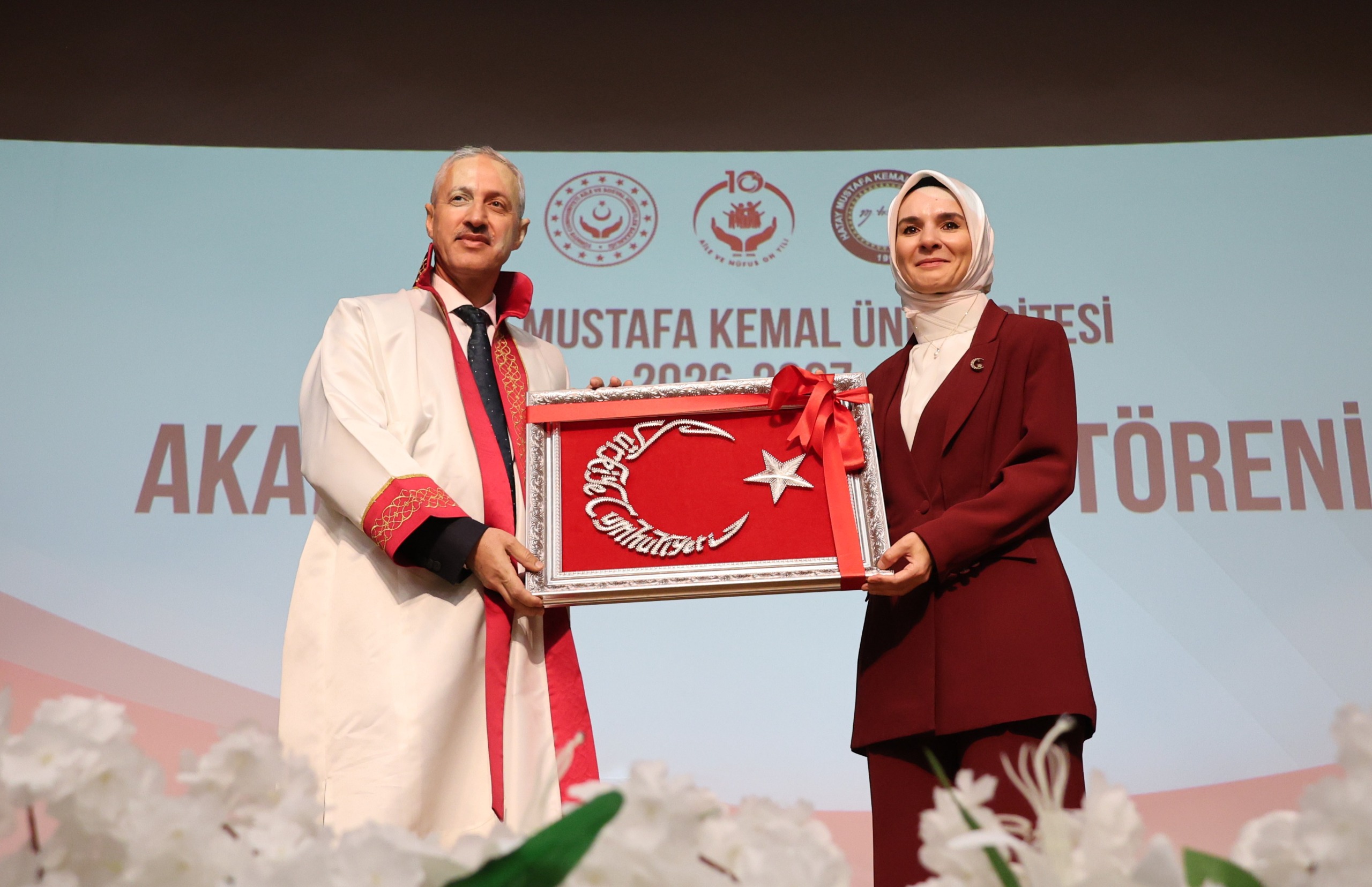 BAKAN MAHİNUR ÖZDEMİR HMKÜ AKADEMİK YIL AÇILIŞ TÖRENİNE KATILDI