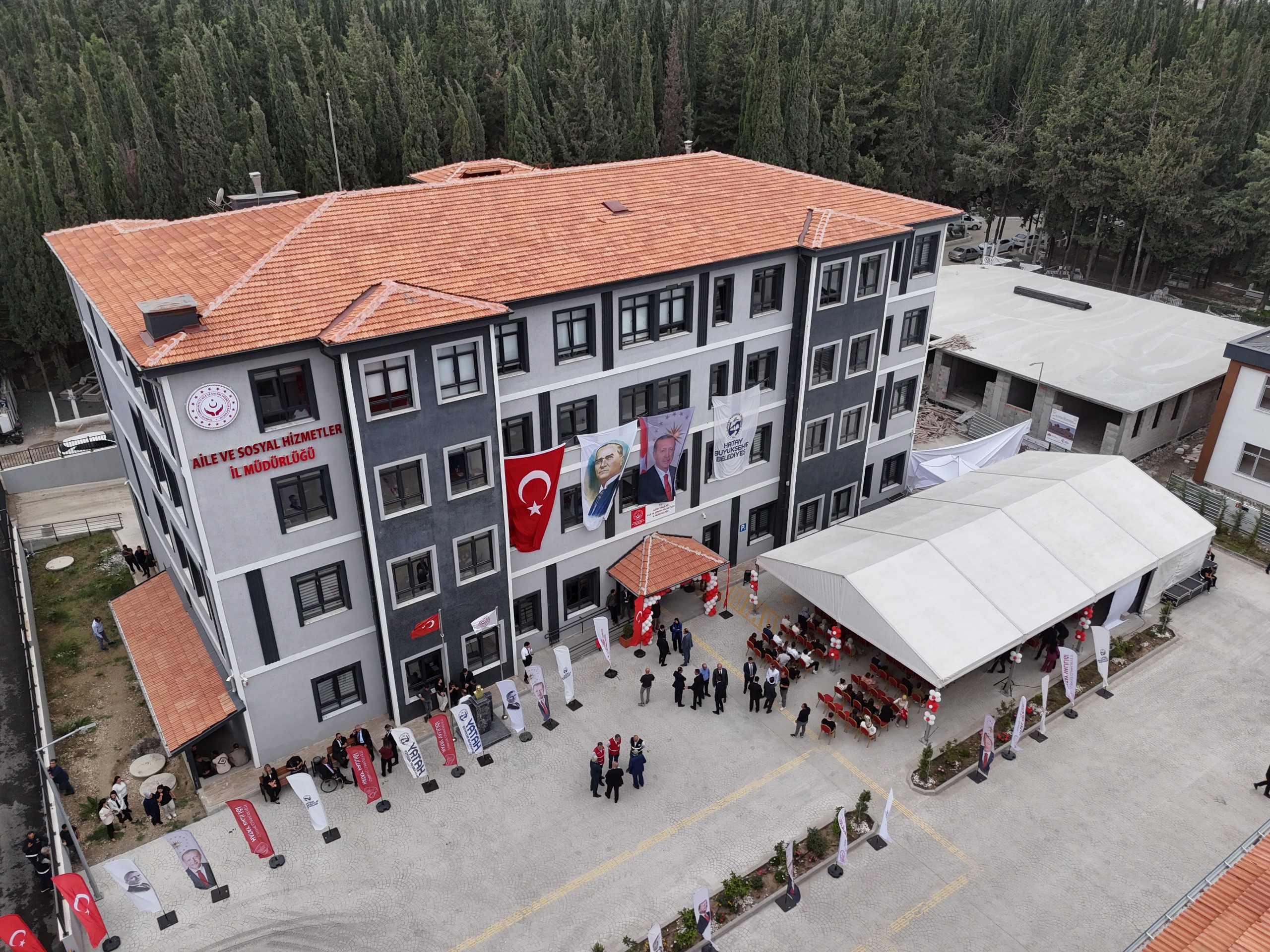 BAKAN MAHİNUR ÖZDEMİR GÖKTAŞ, SOSYAL HİZMET TESİSLERİNİ AÇTI