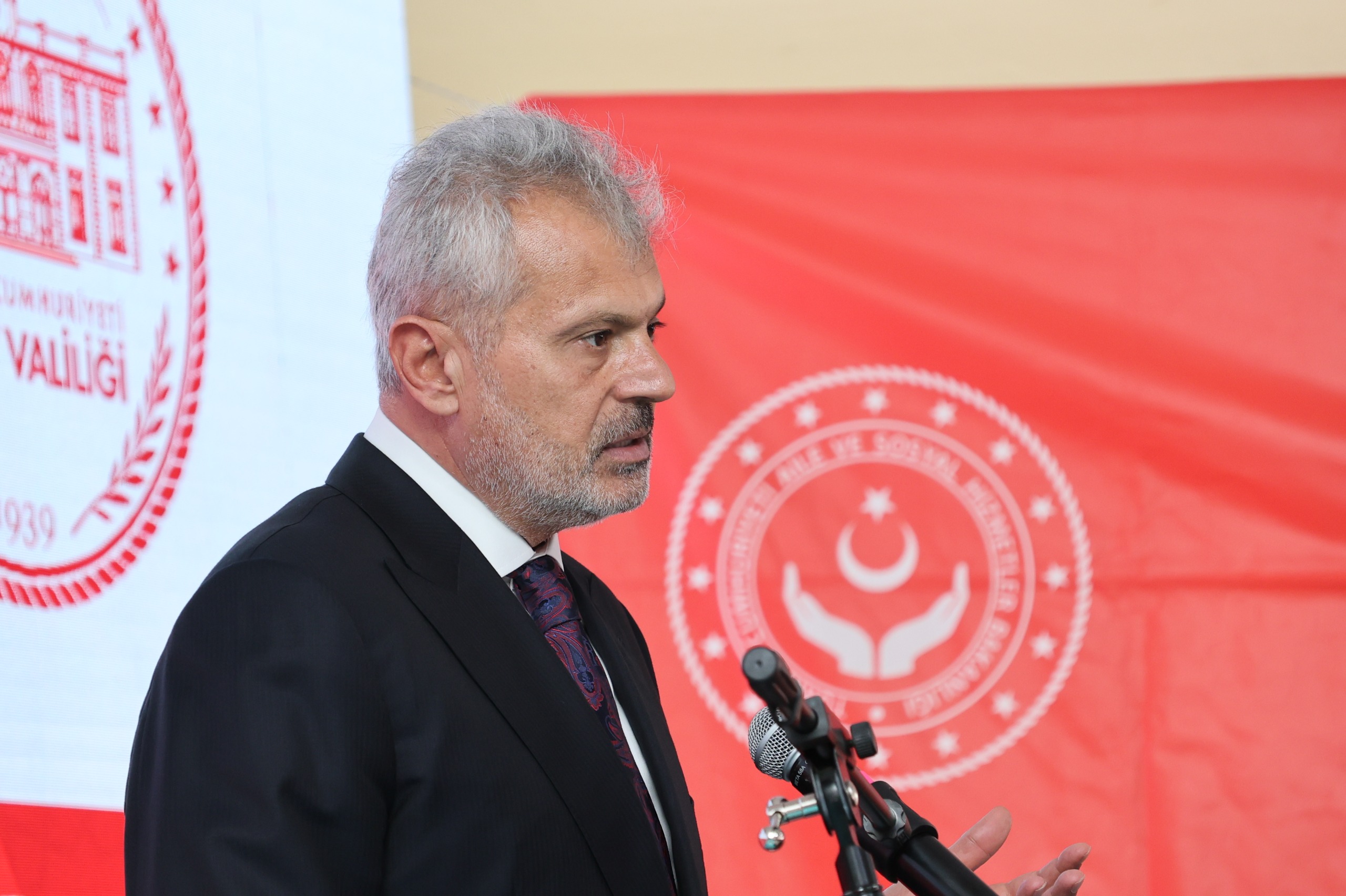 BAKAN MAHİNUR ÖZDEMİR GÖKTAŞ, SOSYAL HİZMET TESİSLERİNİ AÇTI