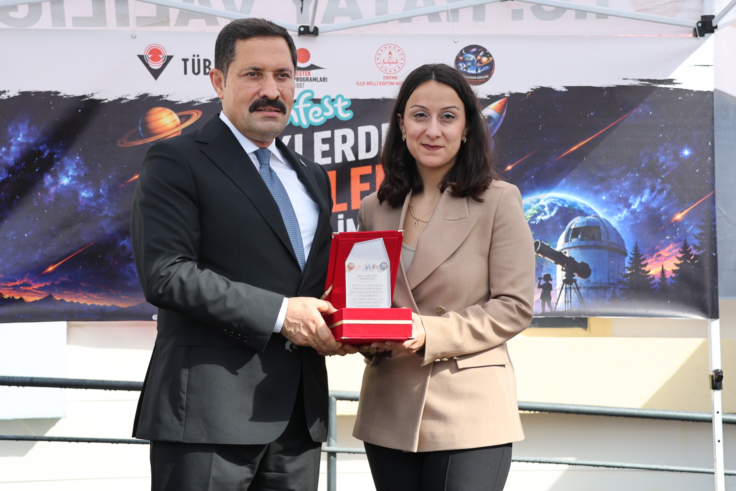 TÜBİTAK 4007 KÖKLERDEN GÖKLERE DEFNE BİLİM ŞENLİĞİ DEFNE’DE BAŞLADI