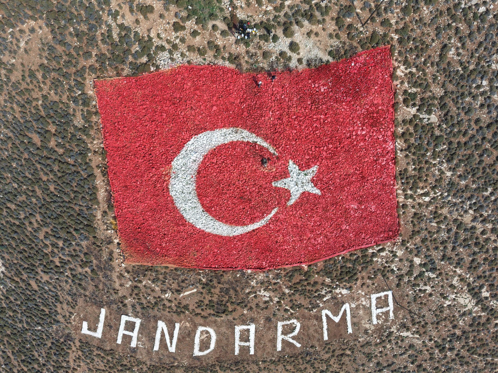 HBB’DEN 29 EKİM CUMHURİYET BAYRAMI’NA ÖZEL TÜRK BAYRAĞI BOYAMA ÇALIŞMASI