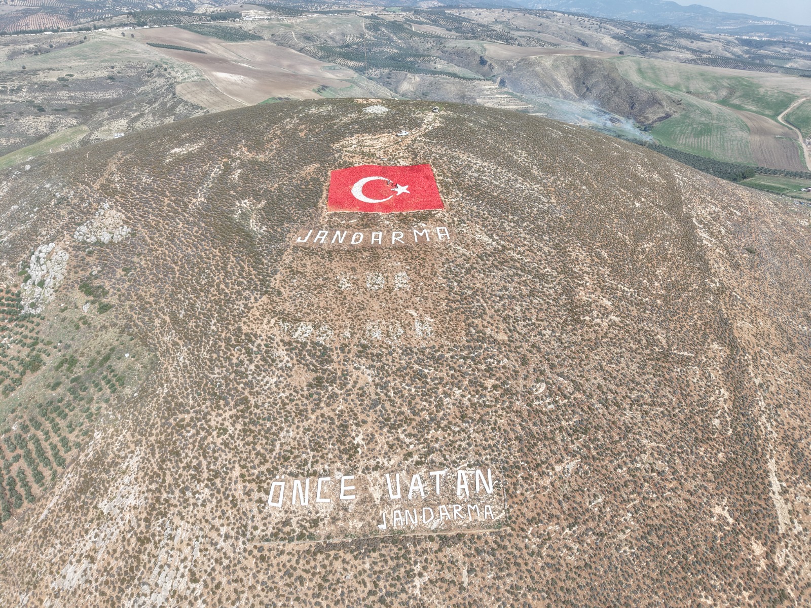 HBB’DEN 29 EKİM CUMHURİYET BAYRAMI’NA ÖZEL TÜRK BAYRAĞI BOYAMA ÇALIŞMASI