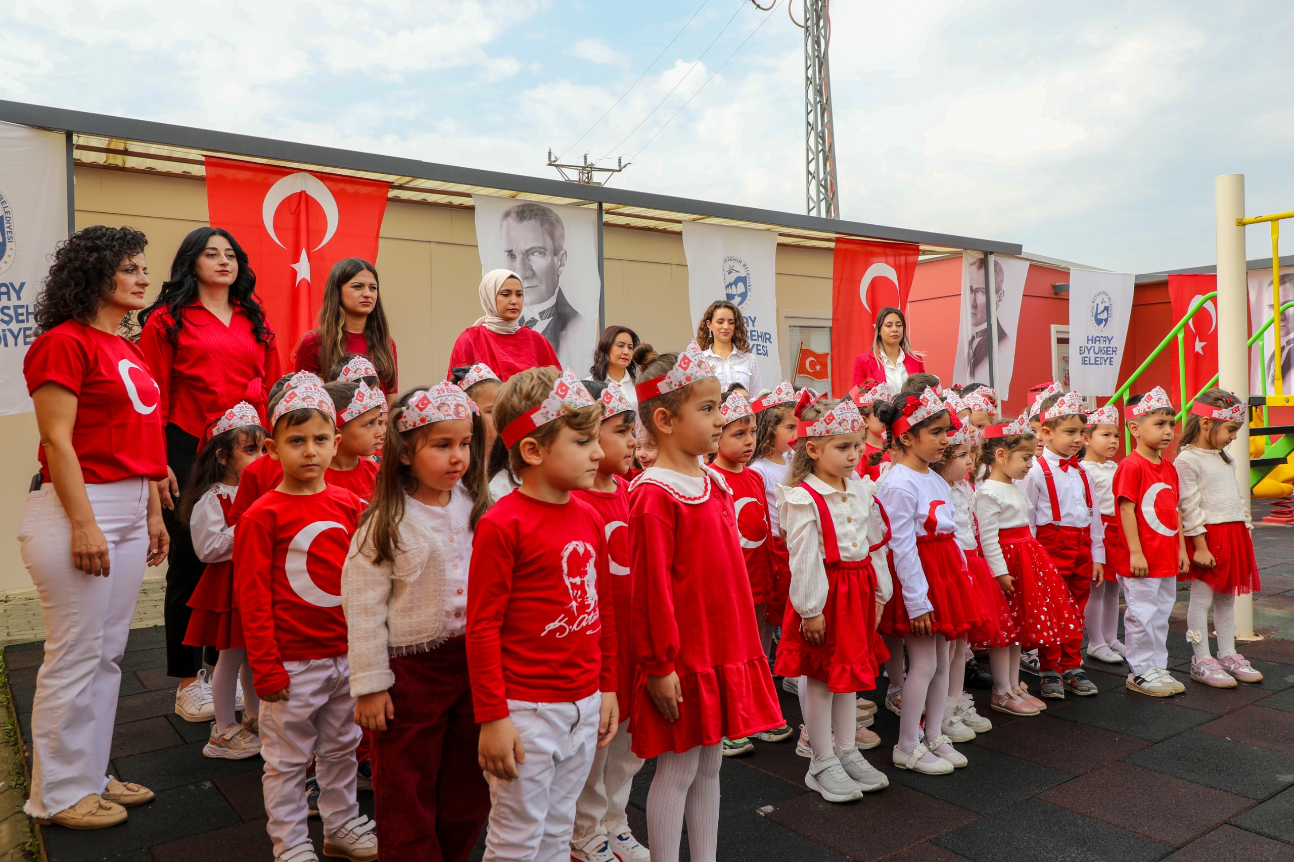 HBB KREŞLERİNDE CUMHURİYET BAYRAMI COŞKUYLA KUTLANDI