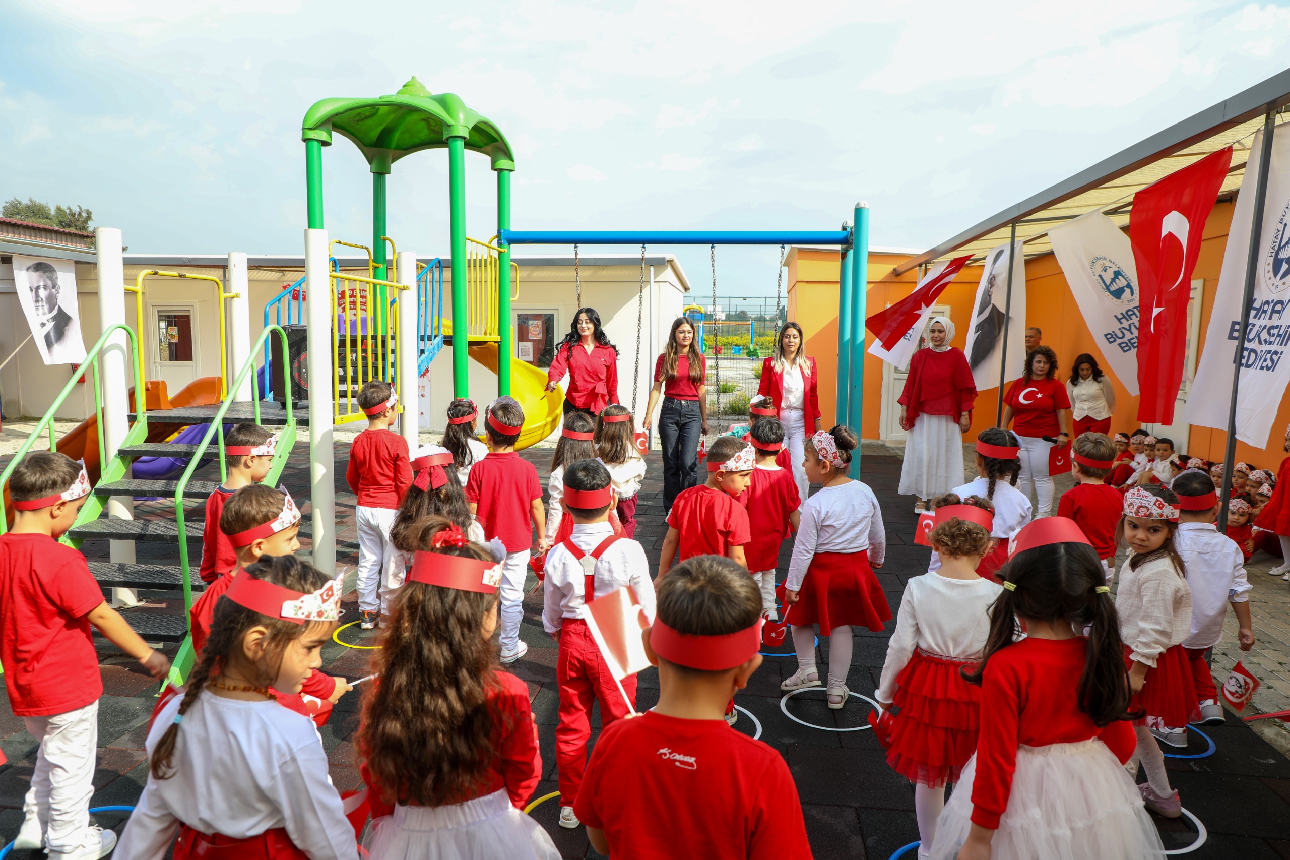 HBB KREŞLERİNDE CUMHURİYET BAYRAMI COŞKUYLA KUTLANDI