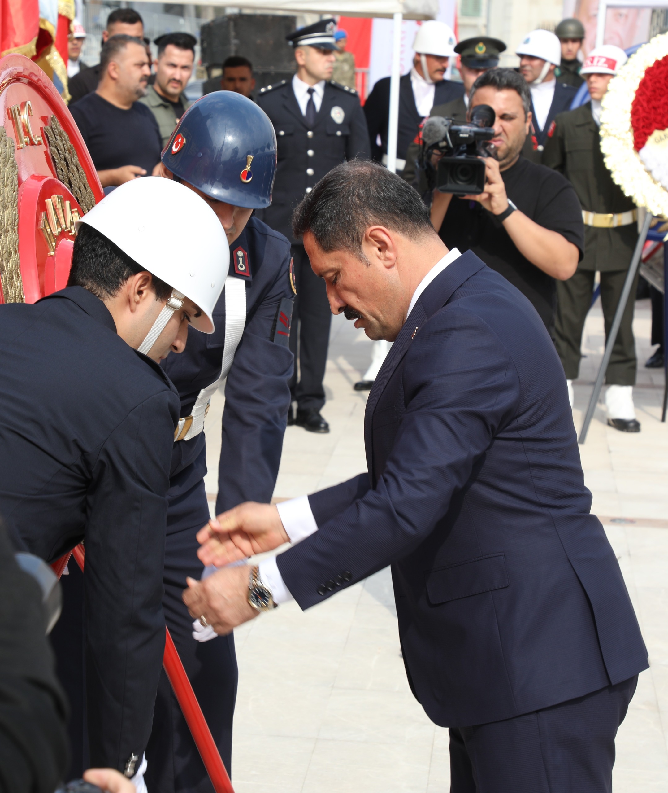 BAŞKAN ÖNTÜRK 29 EKİM ÇELENK SUNMA TÖRENİNE KATILDI