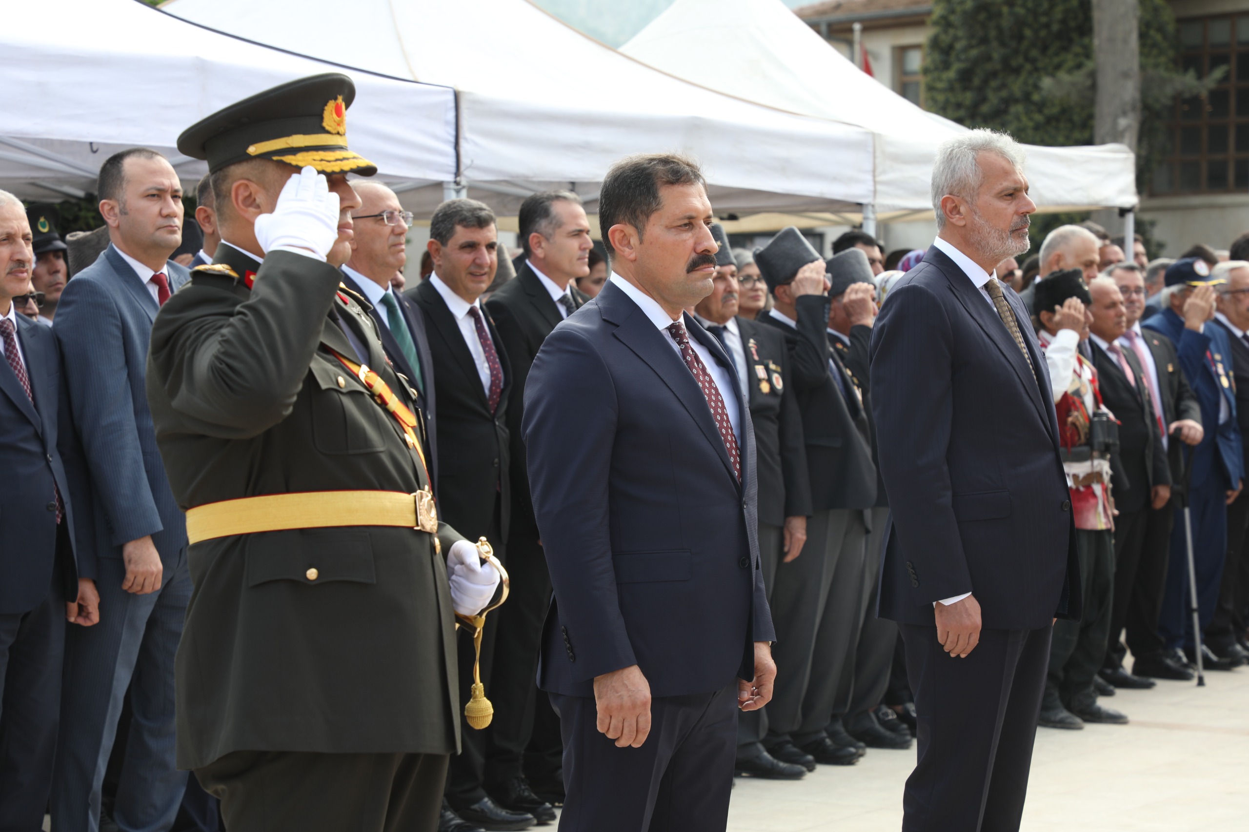 BAŞKAN ÖNTÜRK 29 EKİM ÇELENK SUNMA TÖRENİNE KATILDI