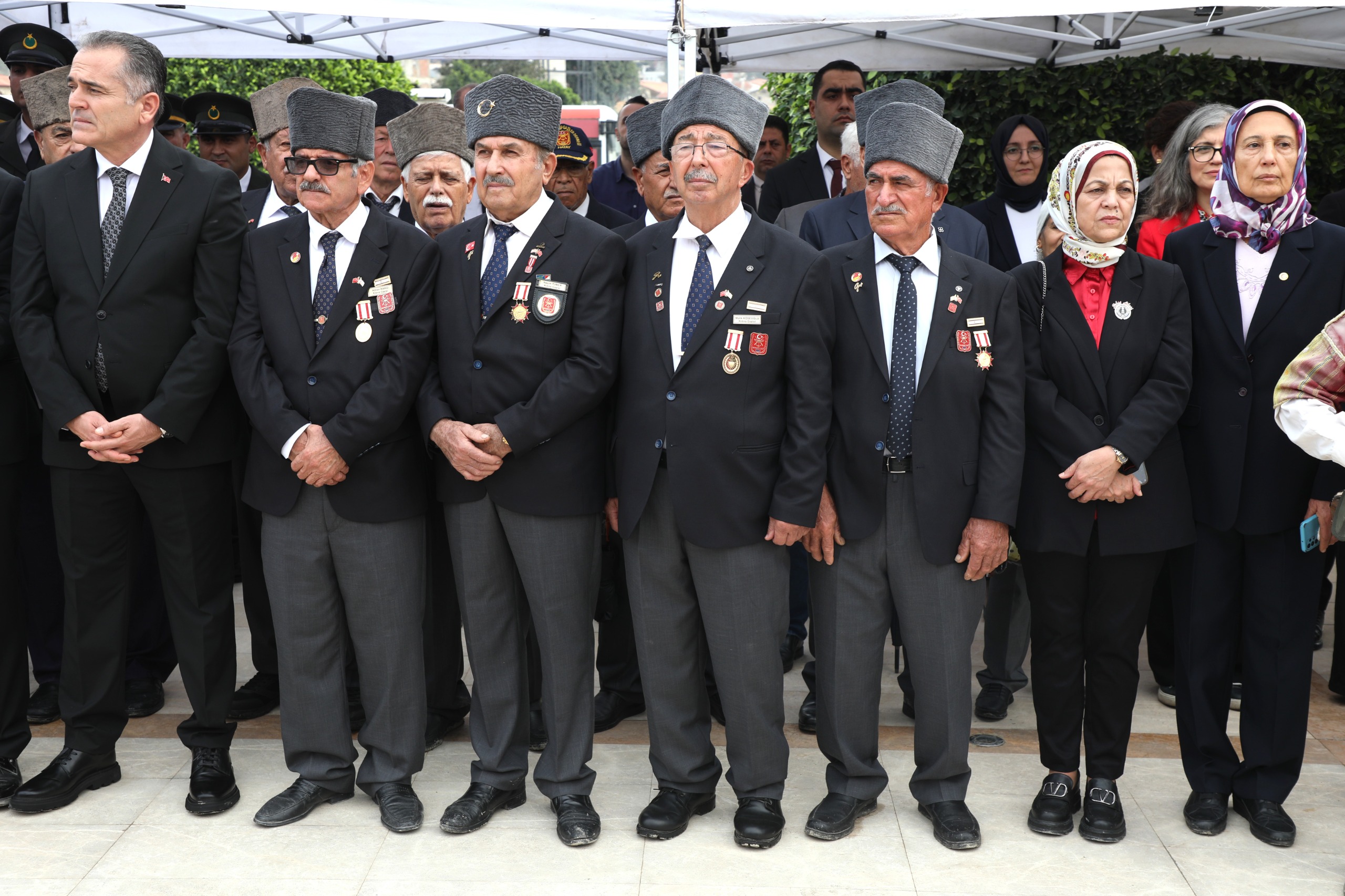 BAŞKAN ÖNTÜRK 29 EKİM ÇELENK SUNMA TÖRENİNE KATILDI