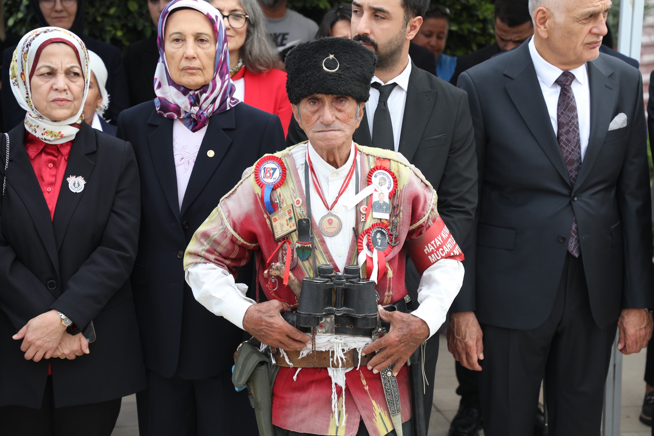 BAŞKAN ÖNTÜRK 29 EKİM ÇELENK SUNMA TÖRENİNE KATILDI