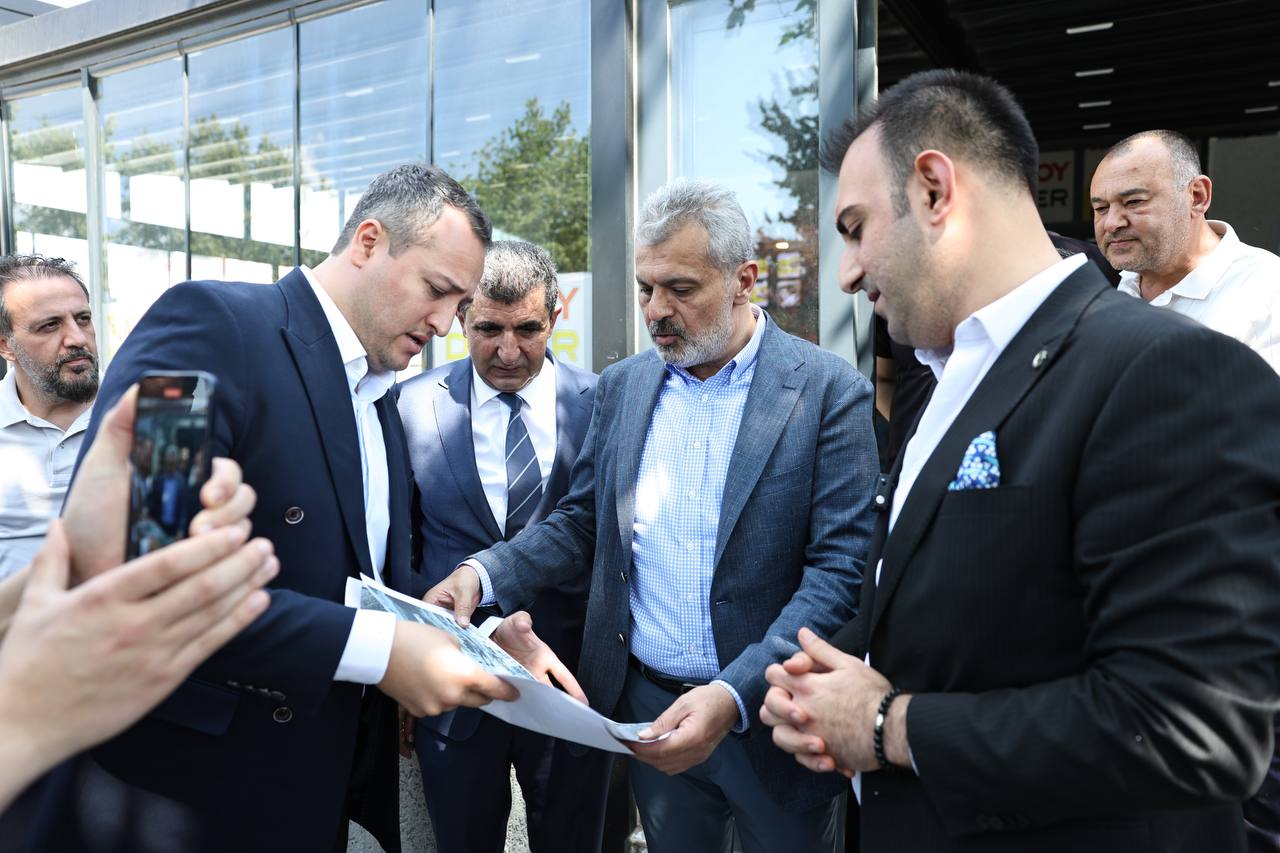 BAŞKAN ÖNTÜRK DEFNE’DE PRESTİJ CADDE VE YOL ÇALIŞMALARINI KONTROL ETTİ 