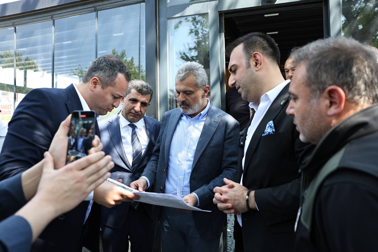 BAŞKAN ÖNTÜRK DEFNE’DE PRESTİJ CADDE VE YOL ÇALIŞMALARINI KONTROL ETTİ 