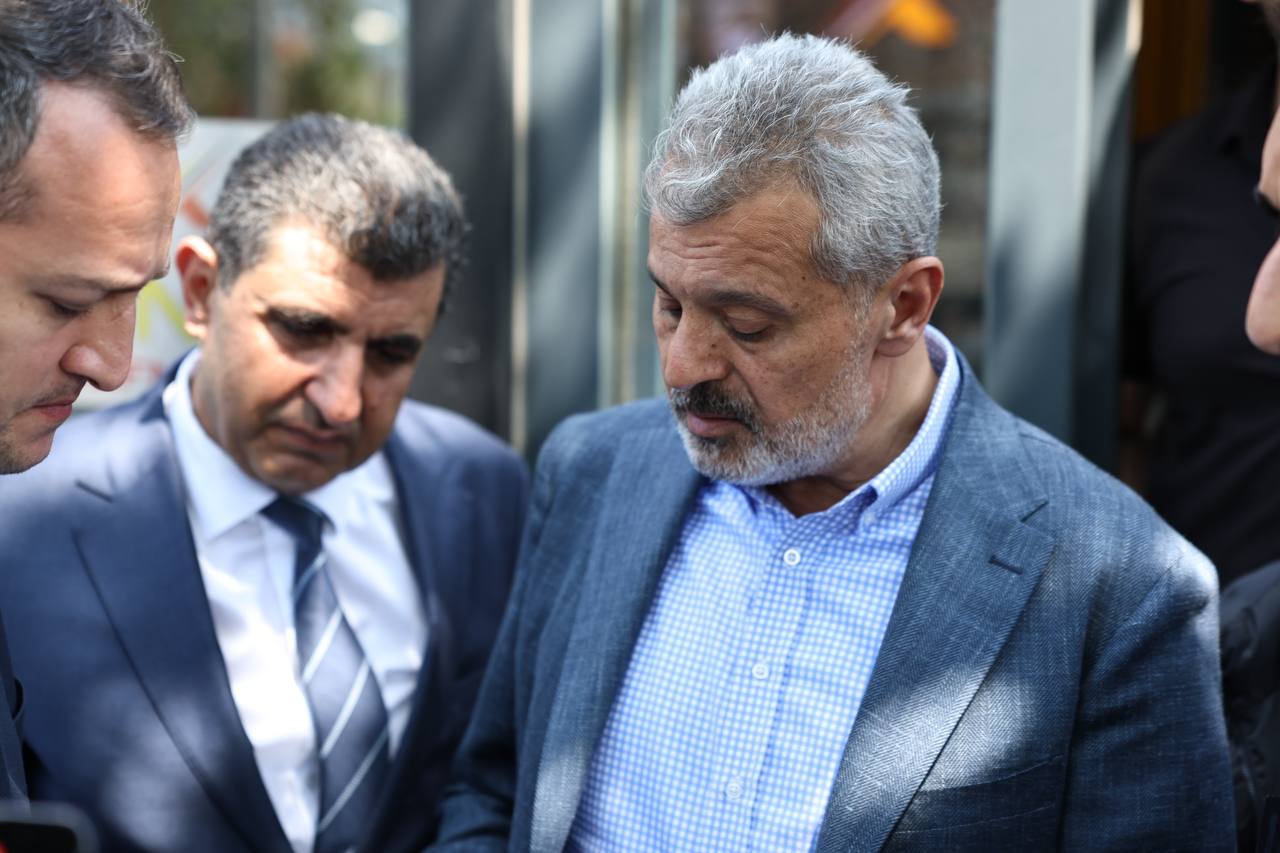 BAŞKAN ÖNTÜRK DEFNE’DE PRESTİJ CADDE VE YOL ÇALIŞMALARINI KONTROL ETTİ 