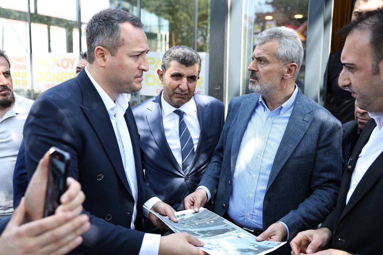 BAŞKAN ÖNTÜRK DEFNE’DE PRESTİJ CADDE VE YOL ÇALIŞMALARINI KONTROL ETTİ 