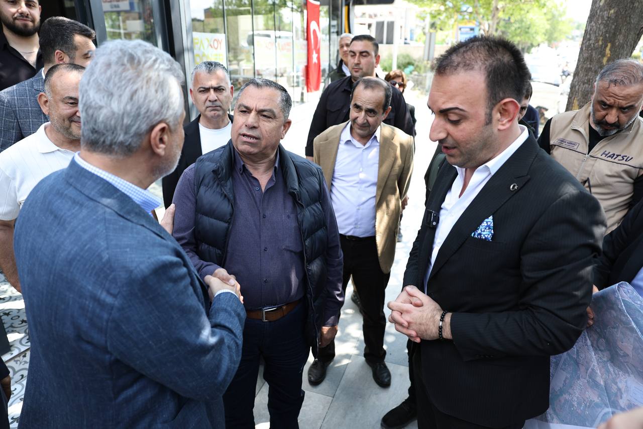 BAŞKAN ÖNTÜRK DEFNE’DE PRESTİJ CADDE VE YOL ÇALIŞMALARINI KONTROL ETTİ 