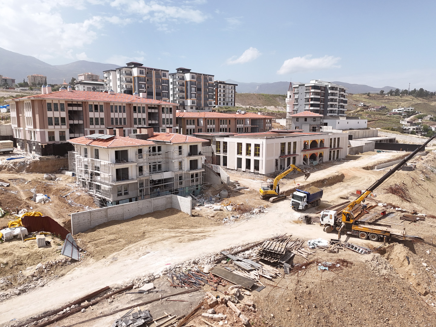 KÜLLİYE